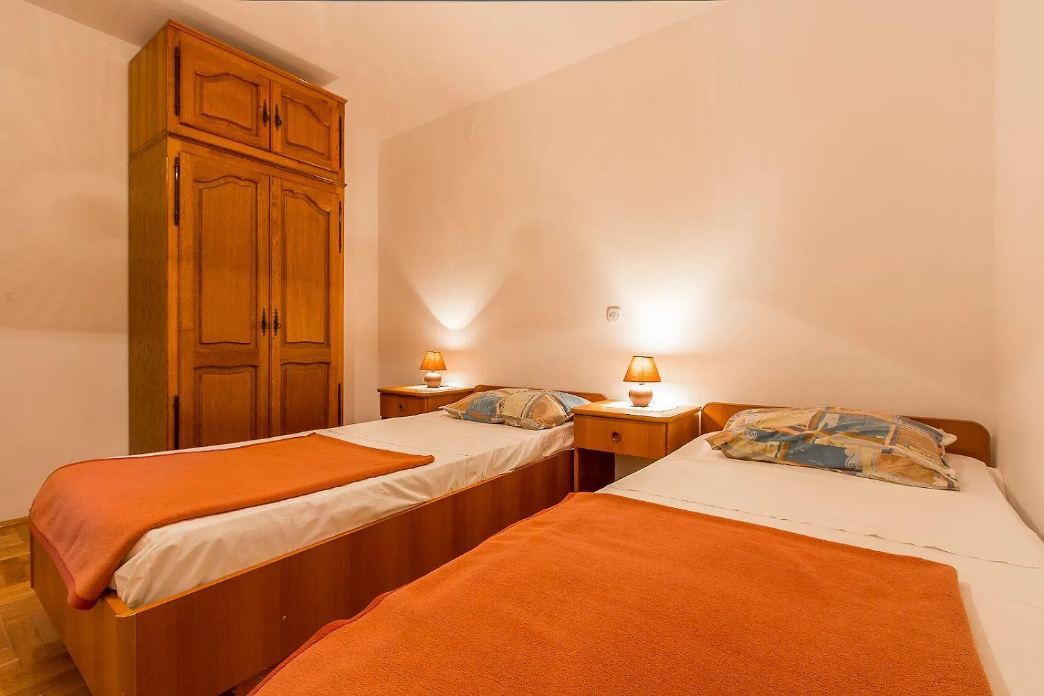 Apartment 50 Meter Bis Zum Strand Mit Meerblick, Kueche, Wlan, Klima Pula